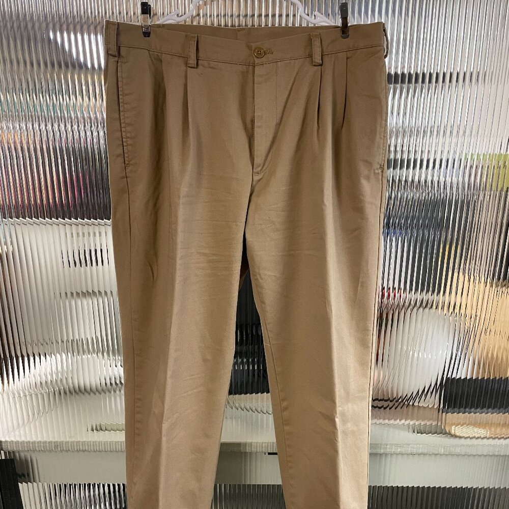 Izod American Chino Men’s NWT Brown Pants Pleated Front Classic Fit Size 36 x 32